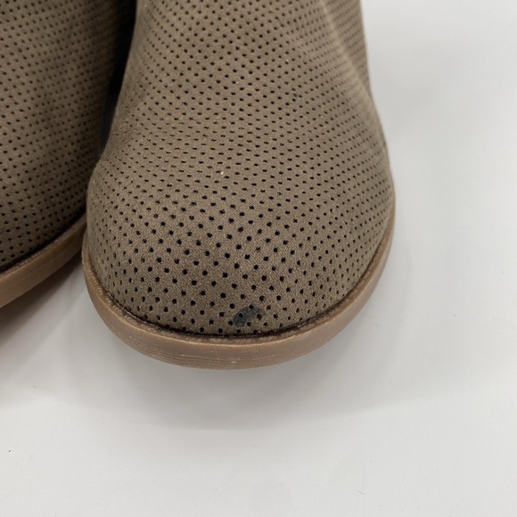 Universal Thread Olive Green Dylan Ankle Booties Size 11 - Picture 8 of 13